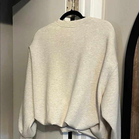 Old Navy Cream Women's Crew Neck Sweater - Picture 3 of 3